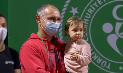 Răzvan Sabău și fiica lui și a Patriciei Țig, Sofia jpeg