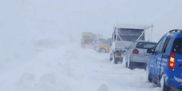 Trafic blocat pe DN22 Tulcea-Constanta in zona Tariverde FOTO DADRP