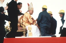 Papa Ioan Paul al II lea, susținătorul incontestabil al mișcării anticomuniste „Solidaritatea” jpeg