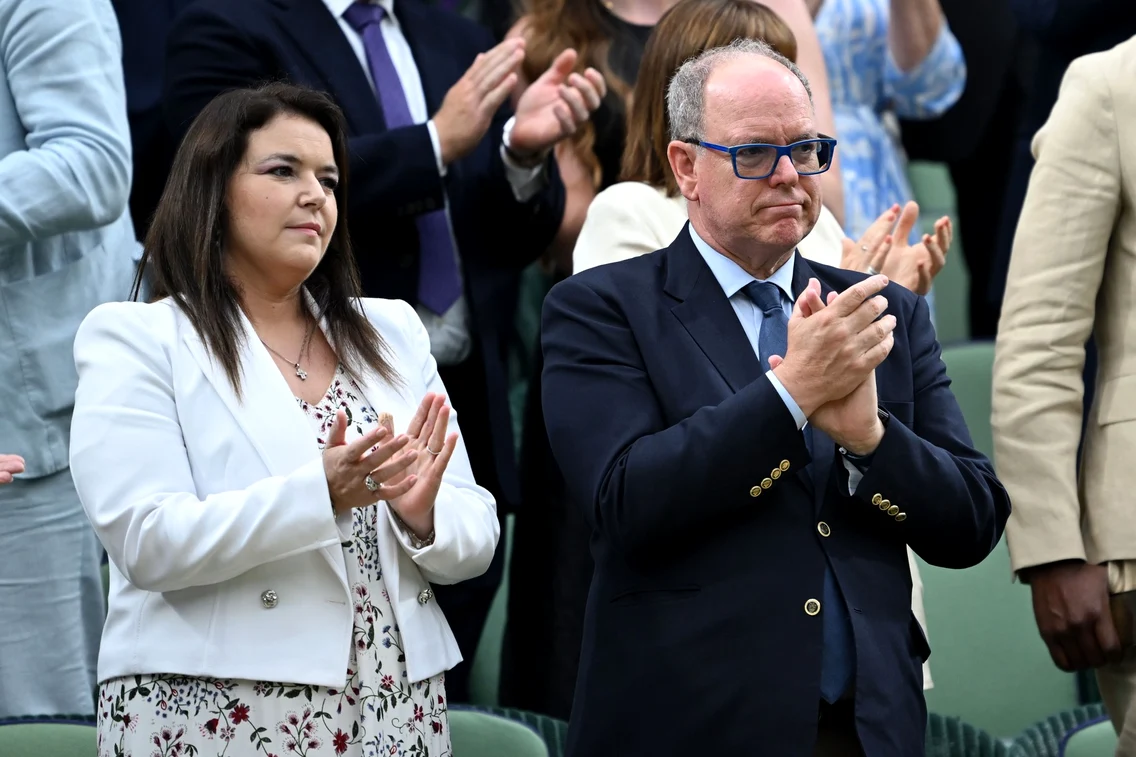 Prințul Albert de Monaco și verițoara sa, Mélanie-Antoinette de Massy, la Wimbledon 2024. FOTO: Profimedia