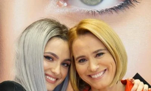 andreea esca si fiica ei alexia 2 400x500 jpeg