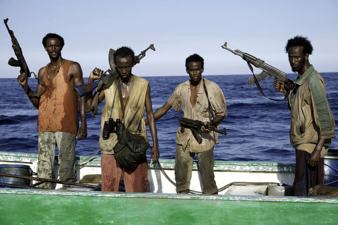 
    Pirații din Nigeria au răpit 12 marinari din care unul este român. Starea ostaticilor este bunăFOTO: information.nigeria  
