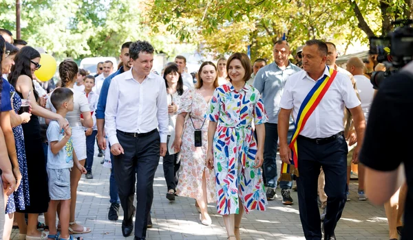 nicusor dan maia sandu in republica moldova foto fb jpg