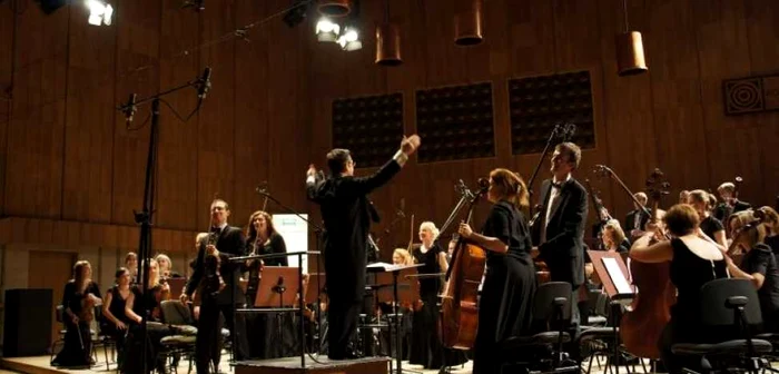 Orchestra Simfonică Iuventus, în timpul unui concert la Varşovia, în luna mai FOTO sinfoniaiuventus.pl