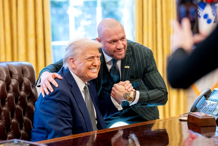 Donald Trump s-a întâlnit cu starul MMA, acuzat de viol FOTO: X