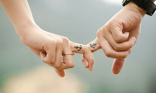 love hands 600x400 jpeg