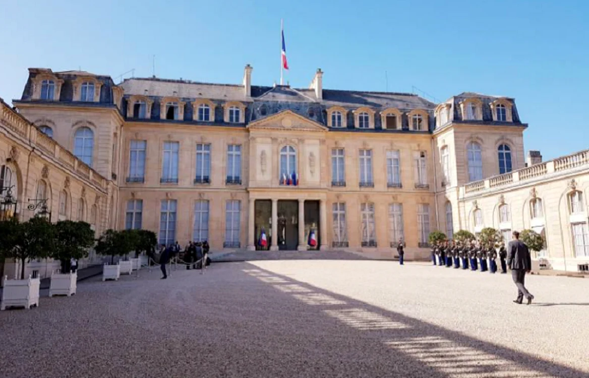 Furtul a avut loc la Palatul Elysee FOTO Twitter (X)