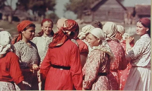 Fotografie de război: viaţa la ţară în Uniunea Sovietică văzută prin ochii unui soldat german jpeg
