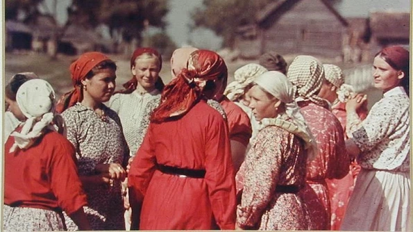 Fotografie de război: viaţa la ţară în Uniunea Sovietică văzută prin ochii unui soldat german jpeg