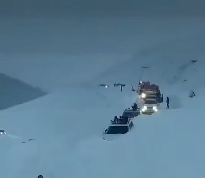Furtună în SUA: Un viscol masiv a lovit California și Nevada