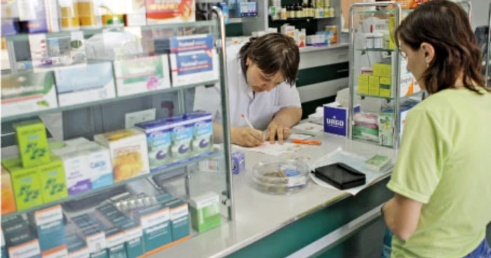 Bolnavii sunt bolnavi, au nevoie de medicamente şi
bani pentru acestea vor exista întotdeauna. Despre reguli şi eficacitate
însă nici măcar nu ar trebui să aducem vorba.