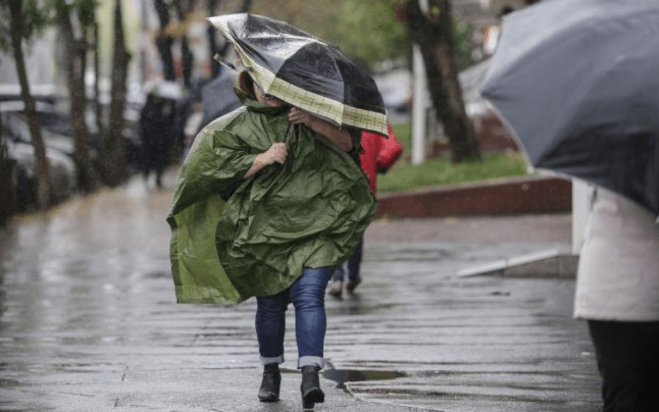Cod galben de ploi și vijelii în aproape toată țara. Harta județelor afectate