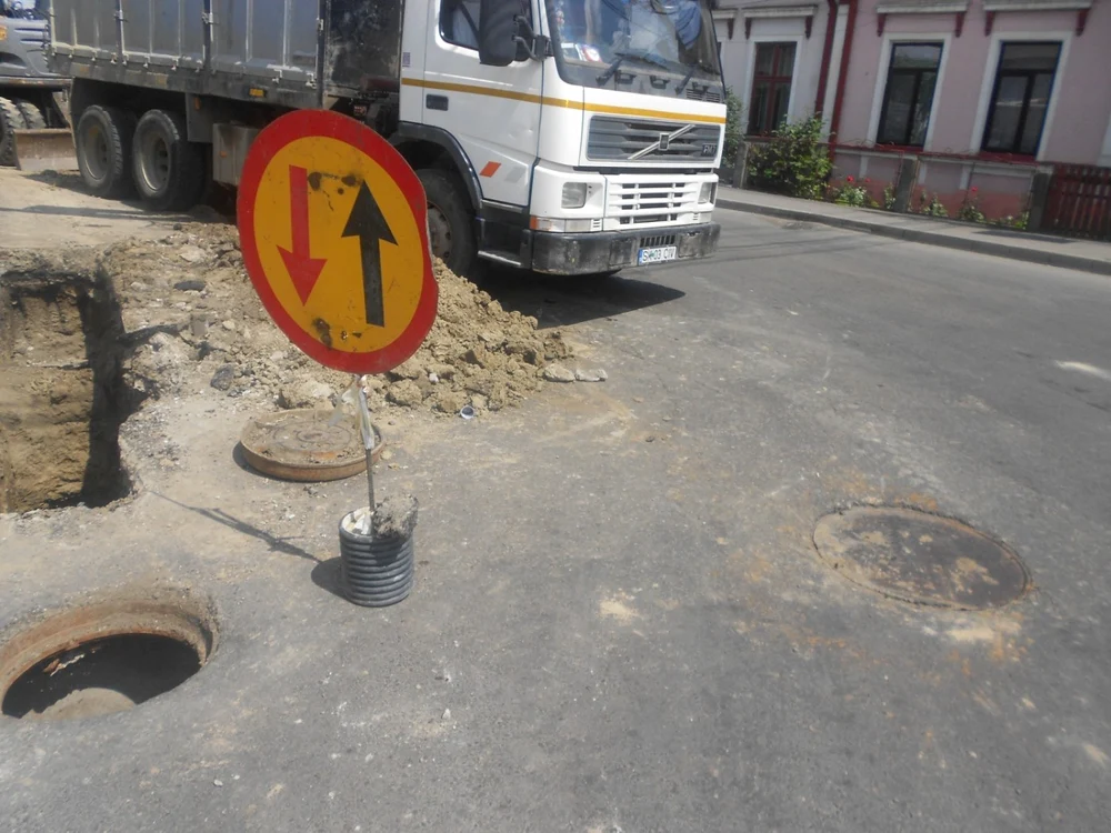 Canalele confundate de Dorel de Suceava. FOTO: Dănuţ Zuzeac