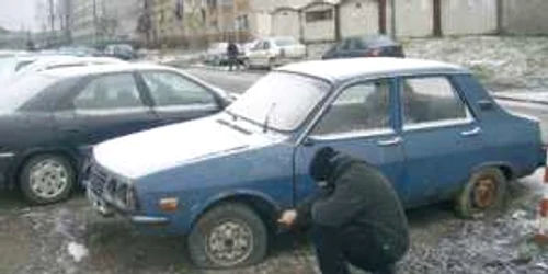 Maşinile părăsite în parcare valorează între 500 şi 1.500 de lei