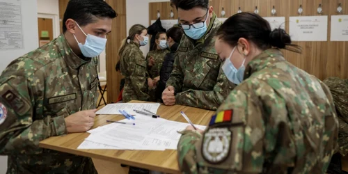 Donare sânge - studenţi militari medicină - Bucureşti - 27 feb 2022 / FOTO Inquam Photos / Octav Ganea