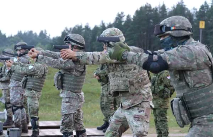 Militarii Brigăzii Multinaţionale Sud-Est se vor antrna şi pentru misiuni în zona montană Foto Headquarters Multinational Brigade South East: