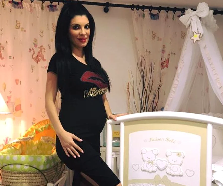 
    Andreea Tonciu va deveni curând mamă de fatăFoto: arhivă personală  