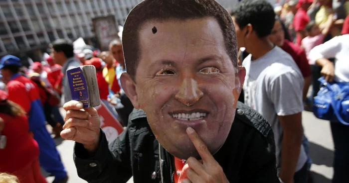 Tot mai mulţi cetăţeni ai Venezuelei protestează pe străzi considerând că starea reală a lui Hugo Chavez le este ascunsă de mai-marii de la Caracas FOTO Reuters