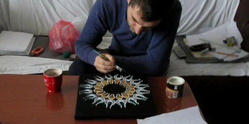 Cătălin Luncanu nu se poate despărţi de tablourile sale FOTO