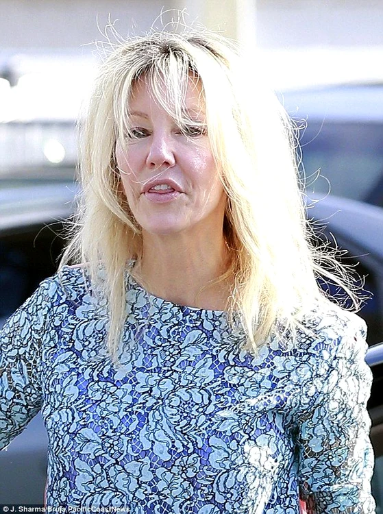 Heather Locklear actriţa care a jucat rolul Amandei Woodward, este de nerecunoscut