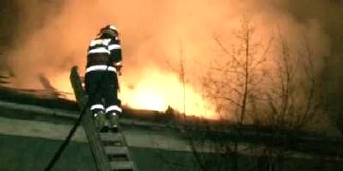 O casă din zona Gării de Nord a luat foc foto: arhivă