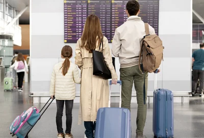 Emigrarea este o decizie dificilă pentru multi romani Foto Freepik com jpg