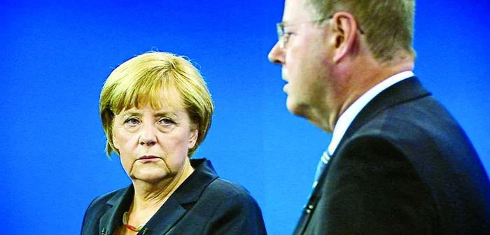 Angela Merkel şi Peer Steinbruck s-au înfruntat duminică,
în singura dezbatere televizată din acestă campanie electorală FOTO AFP