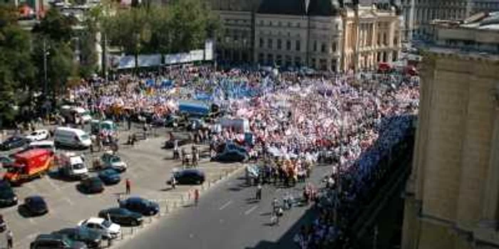 Mitingul este organizat în ziua votării moţiunii de cenzură. FOTO: Arhivă