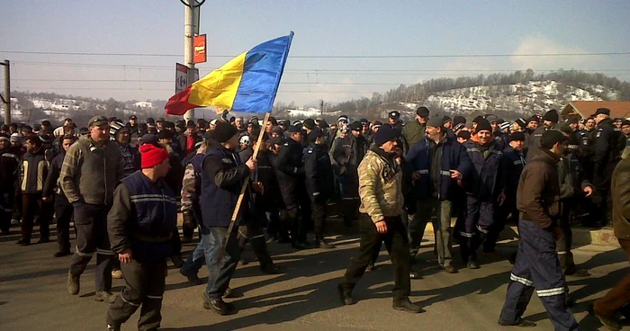 Minerii au vrut să traverseze Defileul Jiului  (Foto: Cronica Văii Jiului)