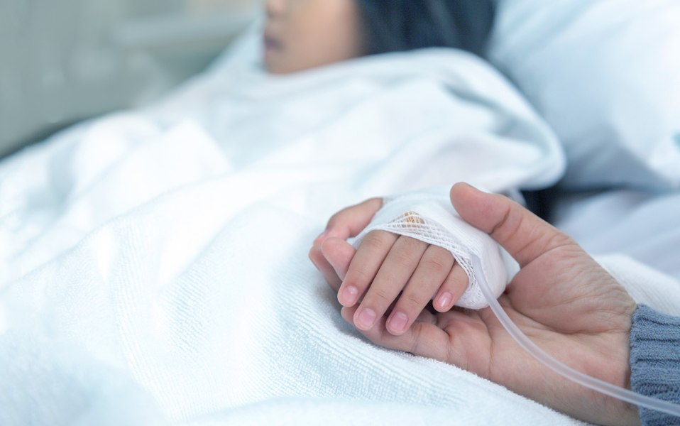 Mărturia mamei unei fetițe care a murit la Spitalul „Sf Maria” din Iași: „Credeam că e cea mai sterilă unitate din spital și am realizat că e cea mai infectă”