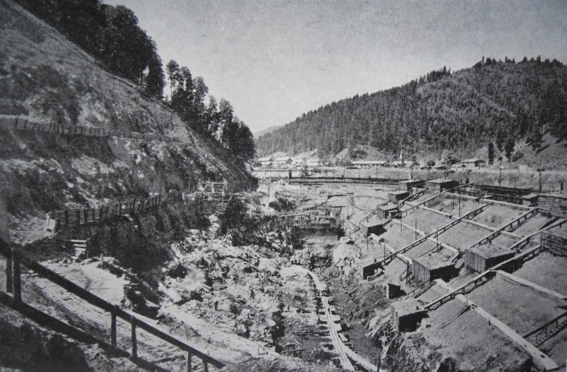 Șantierul de la Bicaz. Foto: Întreprinderea Poligrafică Sibiu, anii '50. 