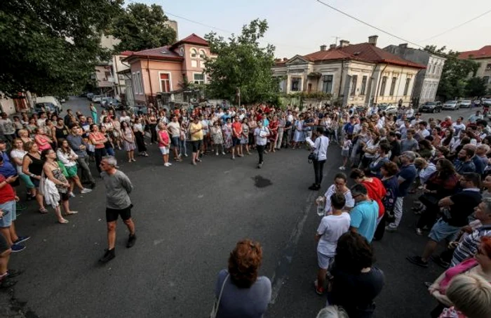 ARCEN Cu bastonul prin Bucuresti