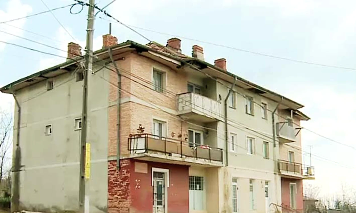 Blocul în care se află  apartamentul demn de  Cartea Recordurilor