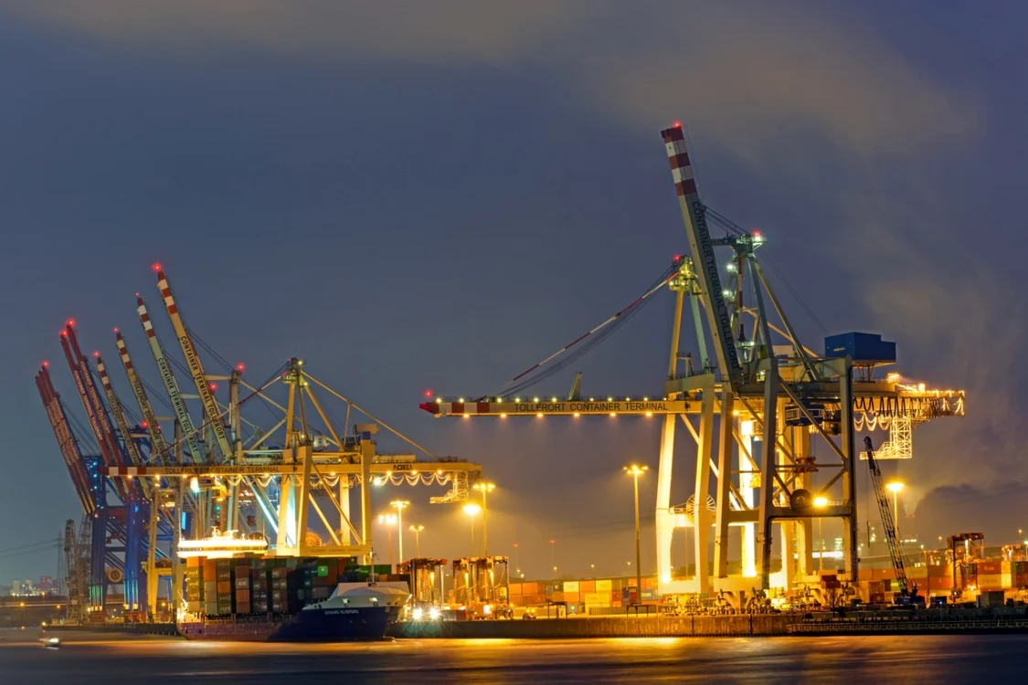port marea britanie shutterstock
