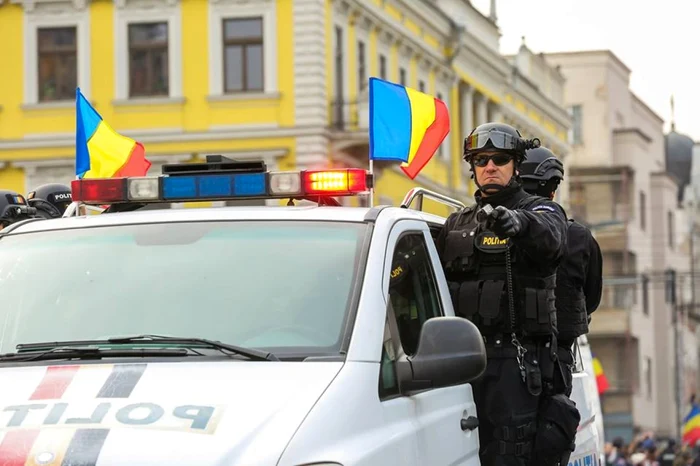 Parada miliară în centru oraşului. FOTO: Divizia a IV-a Gemina