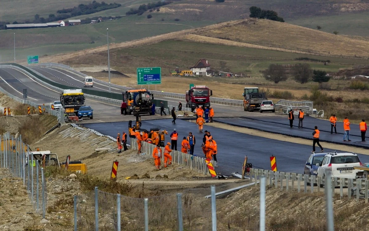 O bucată de autostradă, între Pitești și Curtea de Argeș este inaugurată în iunie