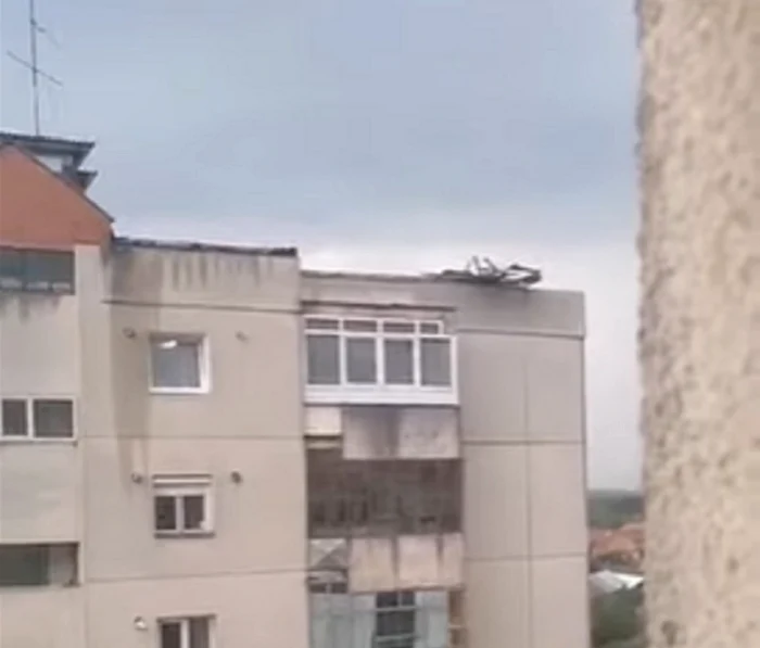 Acoperișurile au fost smulse  FOTO Captură video Portalsm
