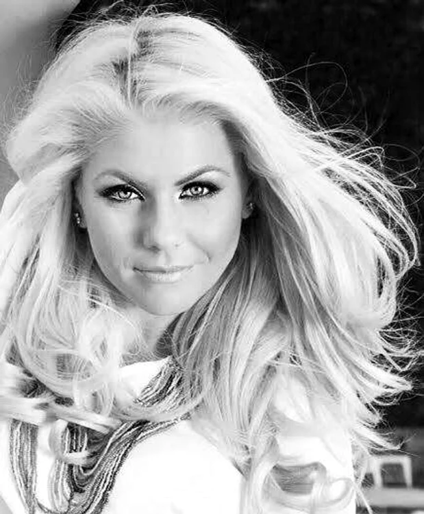 
    Adina face mult sport pentru a se menţine în formăFoto: Facebook  