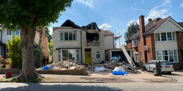 Un bărbat şi-a găsit casa demolată