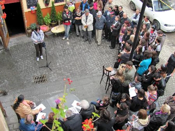 Zeci de sibieni s-au întrecut, în octombrie, la „Expresul de poezie“. Foto Gabriela Vişan