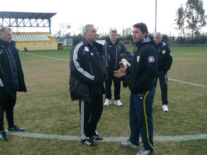 Contra (dreapta) şi Stoicikov sunt amici FOTO fcpetrolul.ro