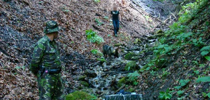 În urma acţiunii un bărbat a fost reţinut FOTO: Adevărul