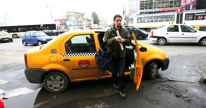 Multe frecvenţe radio folosite de taximetrişti sunt ilegale