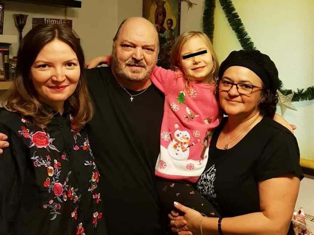 
    VIctor Socaciu și cei trei copii ai săi, Alessia, Victoraș și Iulia (de la stânga la dreapta)foto: arhivă personală  