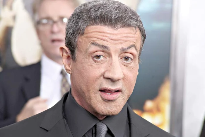 Înainte, sprâncenele  sale erau precum în  filmele cunoscute (Fotografii: photoland/wenn)