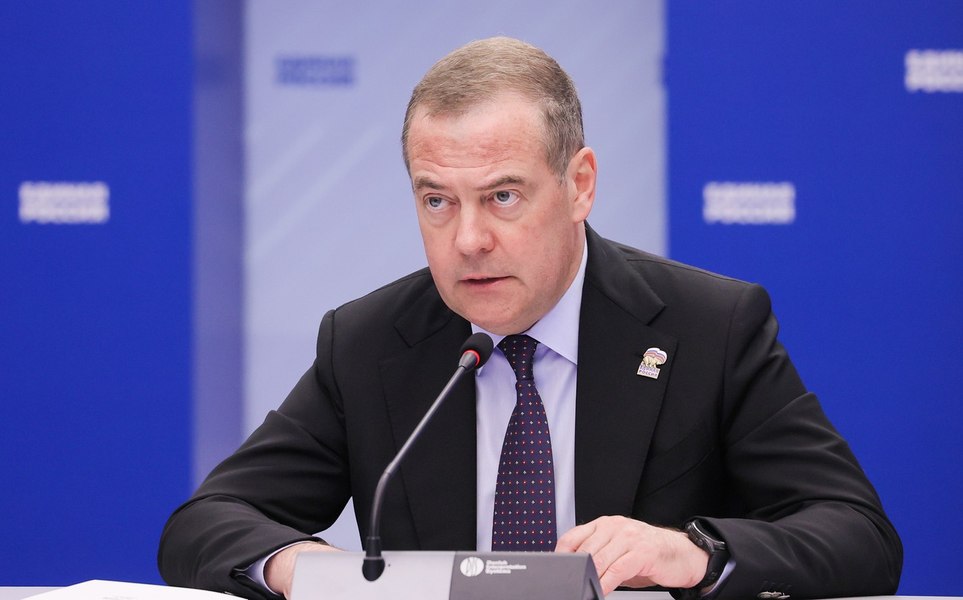 Medvedev sugerează că asasinarea activistului Charlie Kirk are legătură cu Ucraina