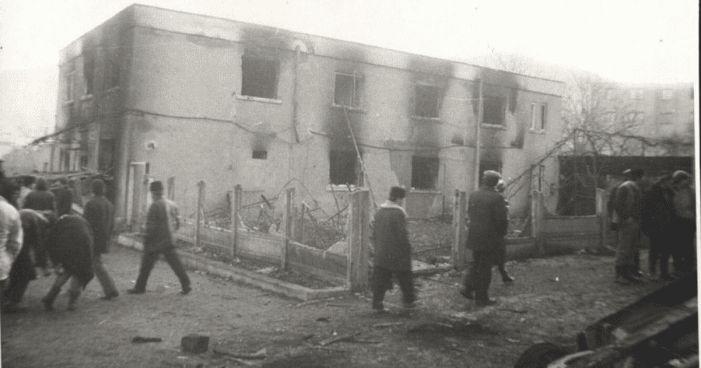 Canibalism și milițieni arși de vii în timpul Revoluției din decembrie 1989. Orașul unde s-au întâmplat ororile