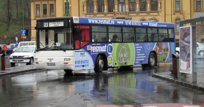 Autobuzele vor pleca din Livada Poştei.