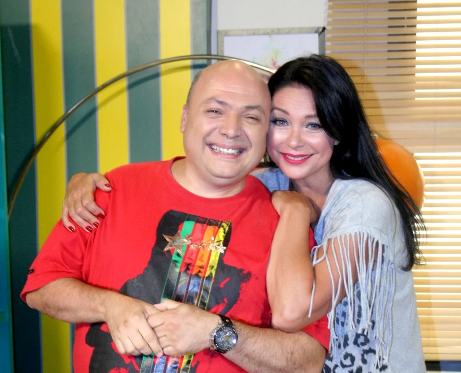 
    Gogoașe și Bella de la «Trăsniții» revin cu noi idei de afacerifoto: Prima TV  
