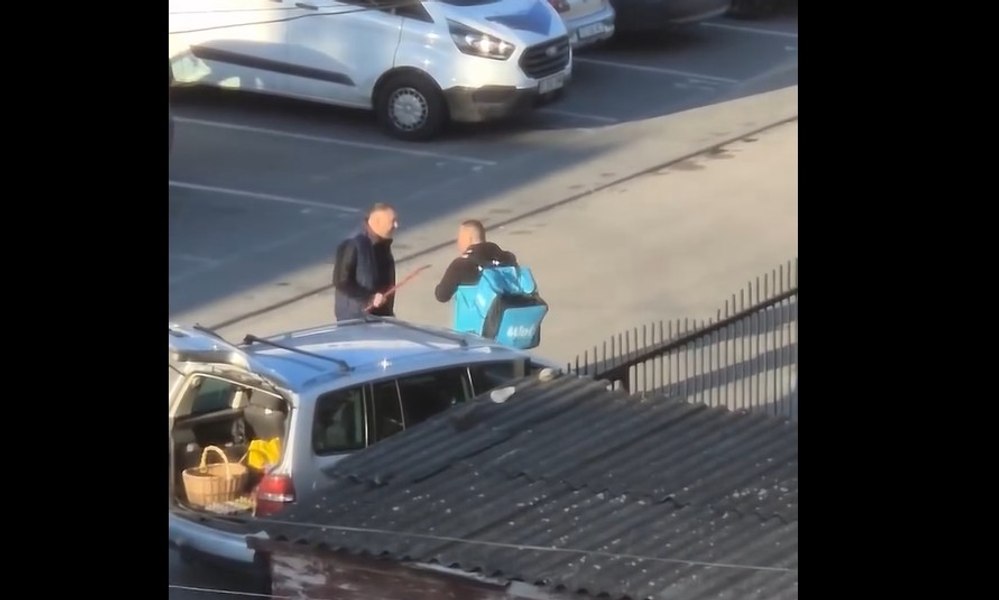 Scene de groază în Cluj-Napoca: un curier a fost bătut cu ranga și lovit cu mașina de un șofer. Poliția face anchetă